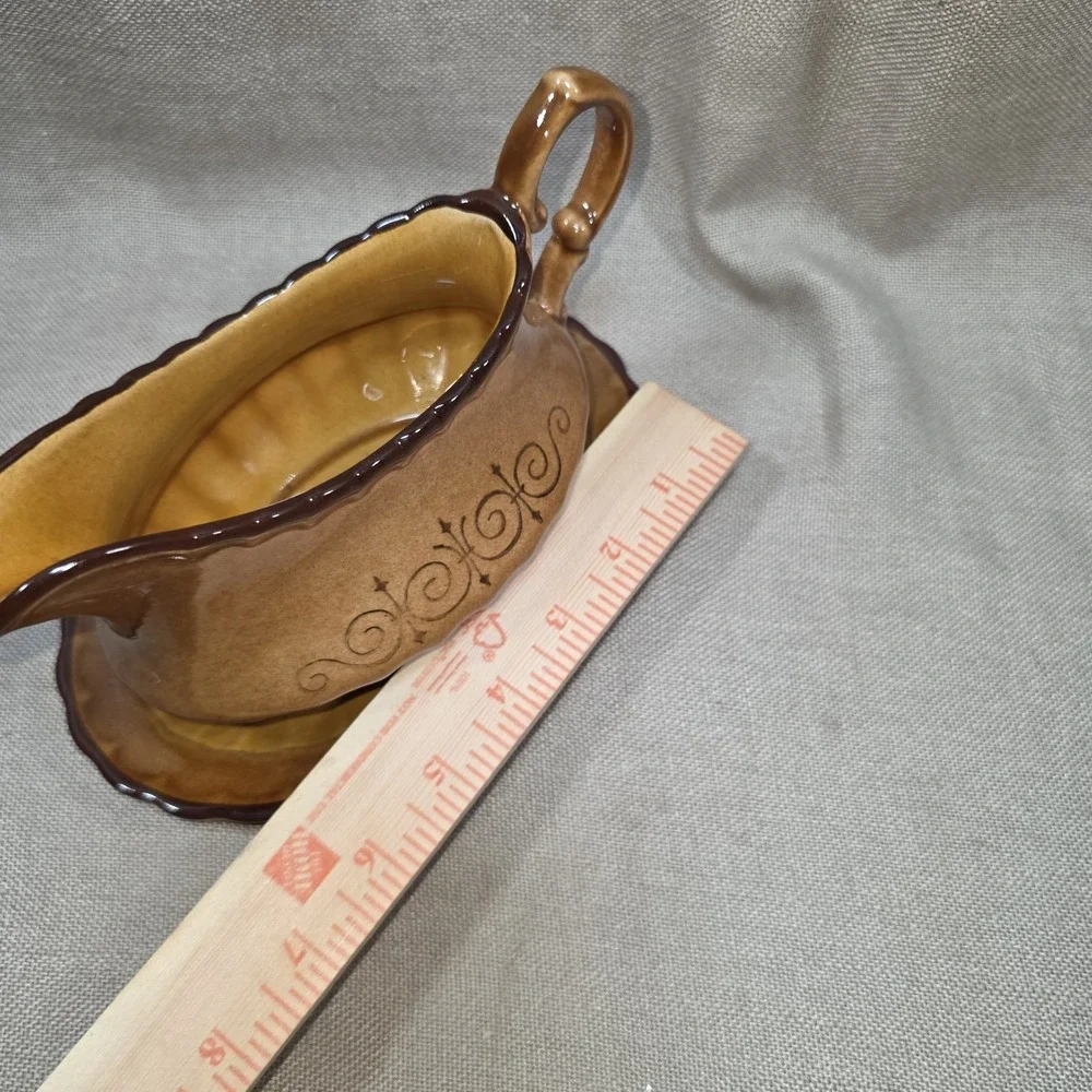 Metlox Poppytrail Vernonware Gravy Boat Built-In Underplate 7.75 x 4.5 In